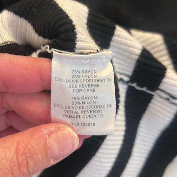 Joseph A. Black & White Striped Ribbed Mock Neck Long Sleeve Sweater Size M - Picture 6 of 6